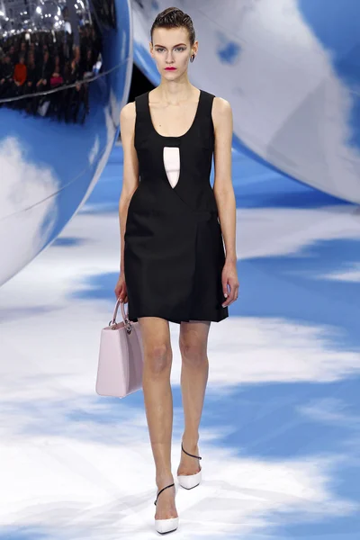 Look 29